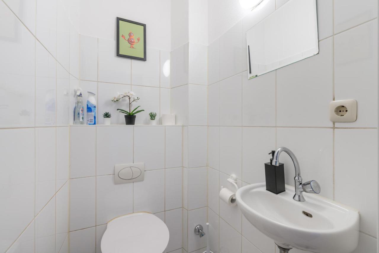 Einfach Aber Sehr Komfortabel - Wohnung Fuer 6 Personen - 2Xwc - Grupen, Messe, Monteure, Studenten - Voll Ausgestattet - 6 Betten 140X200Cm Hochwertig, 3 Smart-Tv 55 Zoll Netflix, 1000 Mbit Wlan, Voll Ausgestattete Kueche Дуйсбург Екстериор снимка