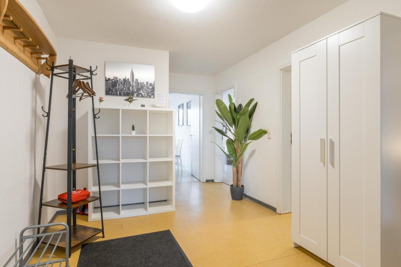 Einfach Aber Sehr Komfortabel - Wohnung Fuer 6 Personen - 2Xwc - Grupen, Messe, Monteure, Studenten - Voll Ausgestattet - 6 Betten 140X200Cm Hochwertig, 3 Smart-Tv 55 Zoll Netflix, 1000 Mbit Wlan, Voll Ausgestattete Kueche Дуйсбург Екстериор снимка