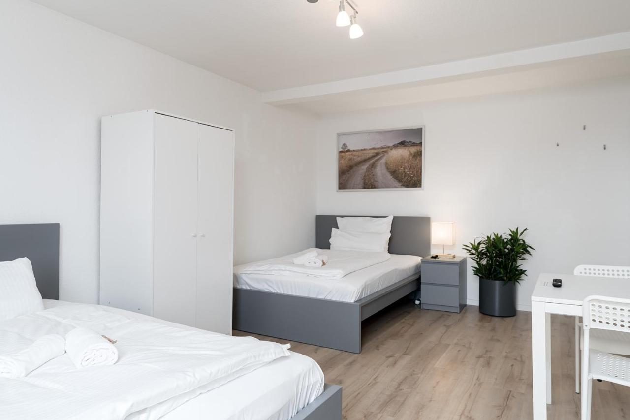 Einfach Aber Sehr Komfortabel - Wohnung Fuer 6 Personen - 2Xwc - Grupen, Messe, Monteure, Studenten - Voll Ausgestattet - 6 Betten 140X200Cm Hochwertig, 3 Smart-Tv 55 Zoll Netflix, 1000 Mbit Wlan, Voll Ausgestattete Kueche Дуйсбург Екстериор снимка